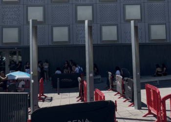Locura por el concierto de Prince Royce y Romeo Santos en el Navarra Arena