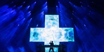Martin Garrix estrena la colaboración de U2 'Fireflies' Live With the Edge