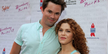 Más de 70 presentadores famosos se unen a Bernadette Peters y Andrew Rannells para Broadway Barks el 11 de julio
