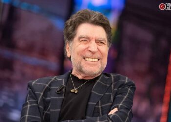 Joaquín Sabina en el plató de El Hormiguero durante una entrevista (Atresmedia).