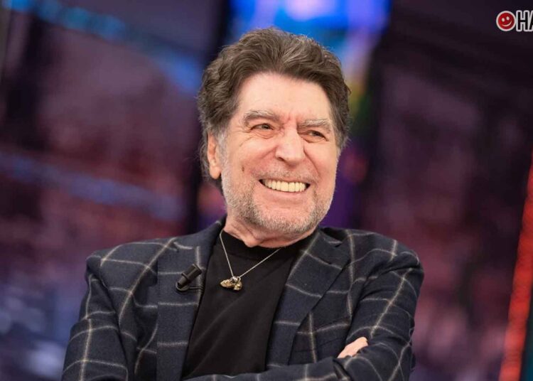Joaquín Sabina en el plató de El Hormiguero durante una entrevista (Atresmedia).