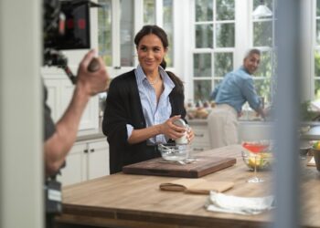 Meghan, duquesa de Sussex y Tan France en el episodio 203 de With Love, Meghan