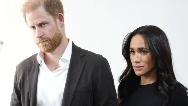 Meghan Markle cede ante el liderazgo del príncipe Harry en las decisiones de la familia real: fuente