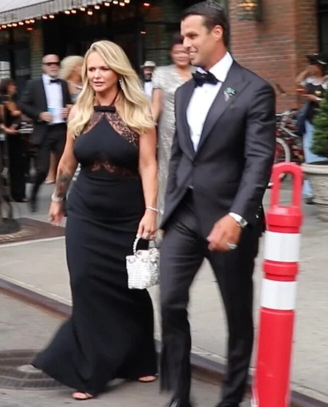 Boda de Taylor Swift y Travis Kelce - Miranda Lambert, esposo Brendan McLoughlin