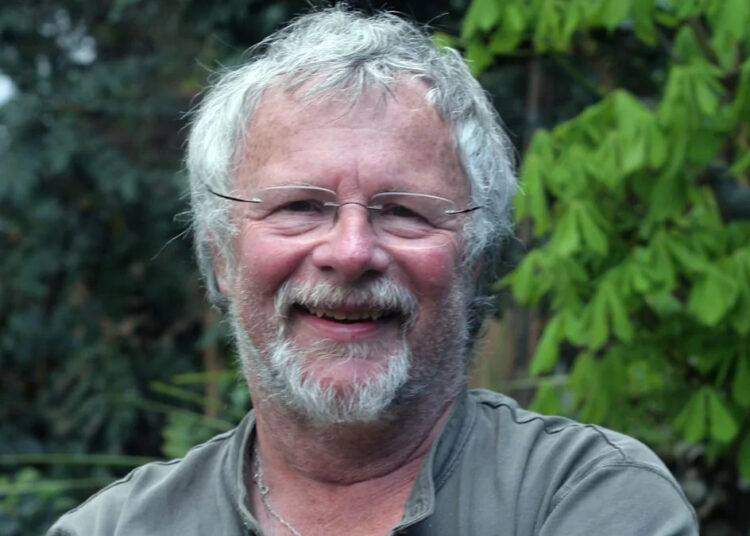 Muere el presentador de televisión Bill Oddie a los 85 años