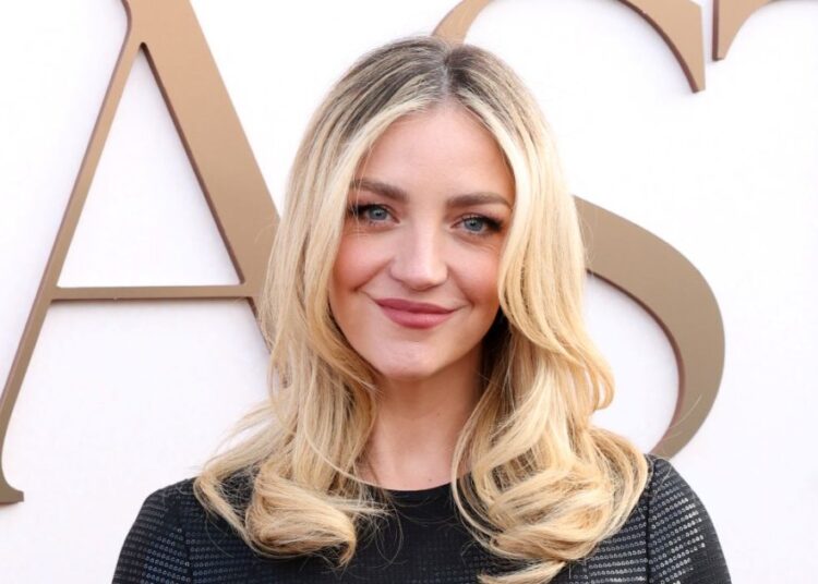 Noticias de Abby Elliott - Nosotros semanalmente