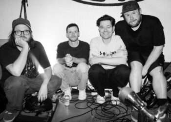 PUP comparte una nueva canción junto con el video de '¿Quién cuidará de los perros?' Seguimiento de hormigón