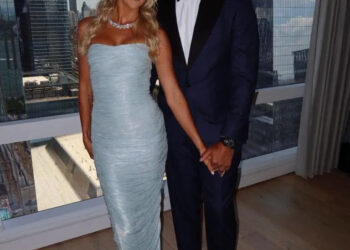 Patrick Mahones y su esposa Brittany justo antes de la boda.