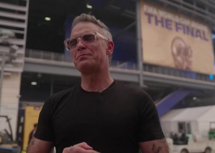 Robbie Williams y Laura Pausini destacan el poder de la música y el fútbol: "No hay un evento más grande que una final del Mundial"
