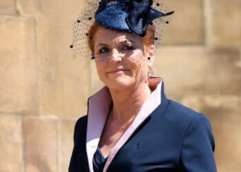 Según se informa, Sarah Ferguson intenta ganarse al príncipe Harry por una razón: fuente