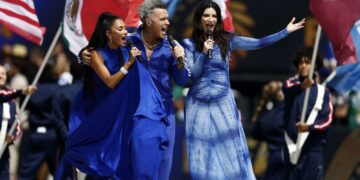 'Tengo varios más': Robbie Williams aclara lo que cae de su boca tras show de clausura del Mundial