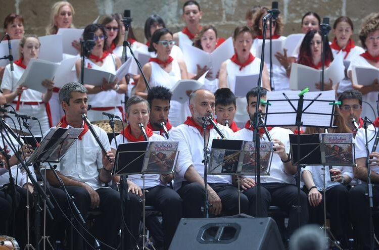 Un Alarde de Txistularis en buena compañía
