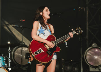 Wolf Alice comparte la nueva y tierna canción 'Gospel Oak' de 'The Clearing: B-sides' y comparte los horarios del escenario de Finsbury Park