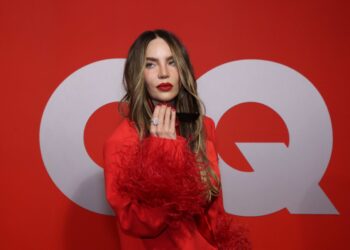 MEX9145. CIUDAD DE MÉXICO (MÉXICO), 20/11/2025.- La actriz y cantante mexicana Belinda posa durante la alfombra roja de la premiación 'Men Of the Year' de GQ este jueves, en Ciudad de México (México). EFE/Mario Guzmán