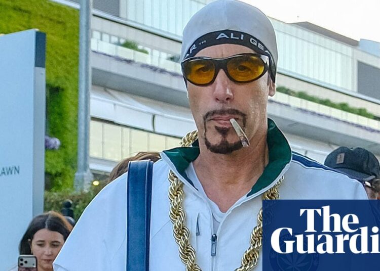 ¿El príncipe Guillermo? ¿David Cameron? ¿JD Vance? Las celebridades se preparan, y Staines celebra, antes de la nueva película de Ali G | Película