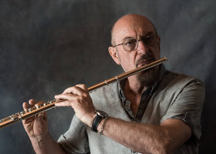 ¿Por qué Ian Anderson no le pide al público que cante?